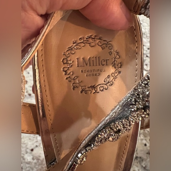 I. Miller Women’s Bryanna Buckle Pointed Toe Silver Sparkly Pumps Size 10 - Picture 6 of 7